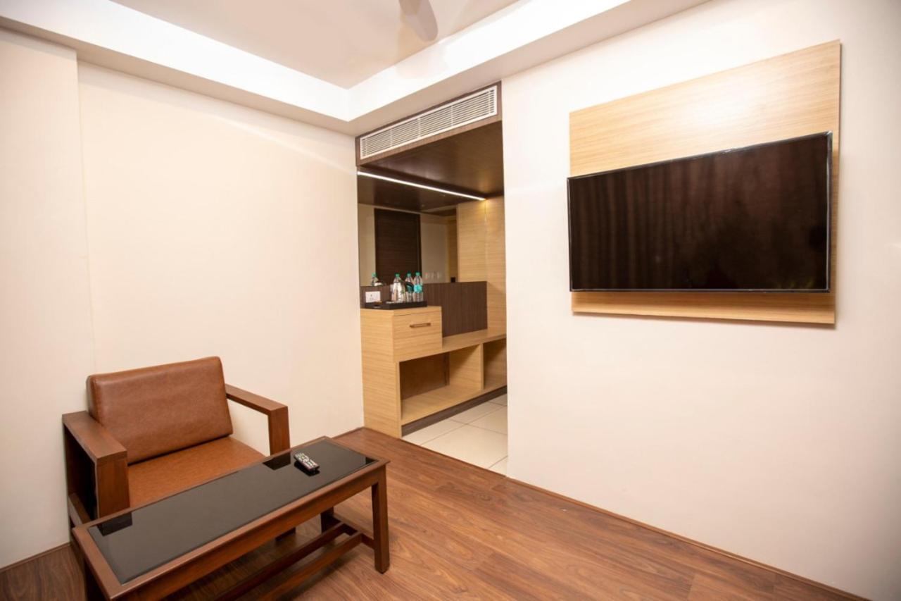 Lee-Benz Ark Hotel Kumbakonam Esterno foto
