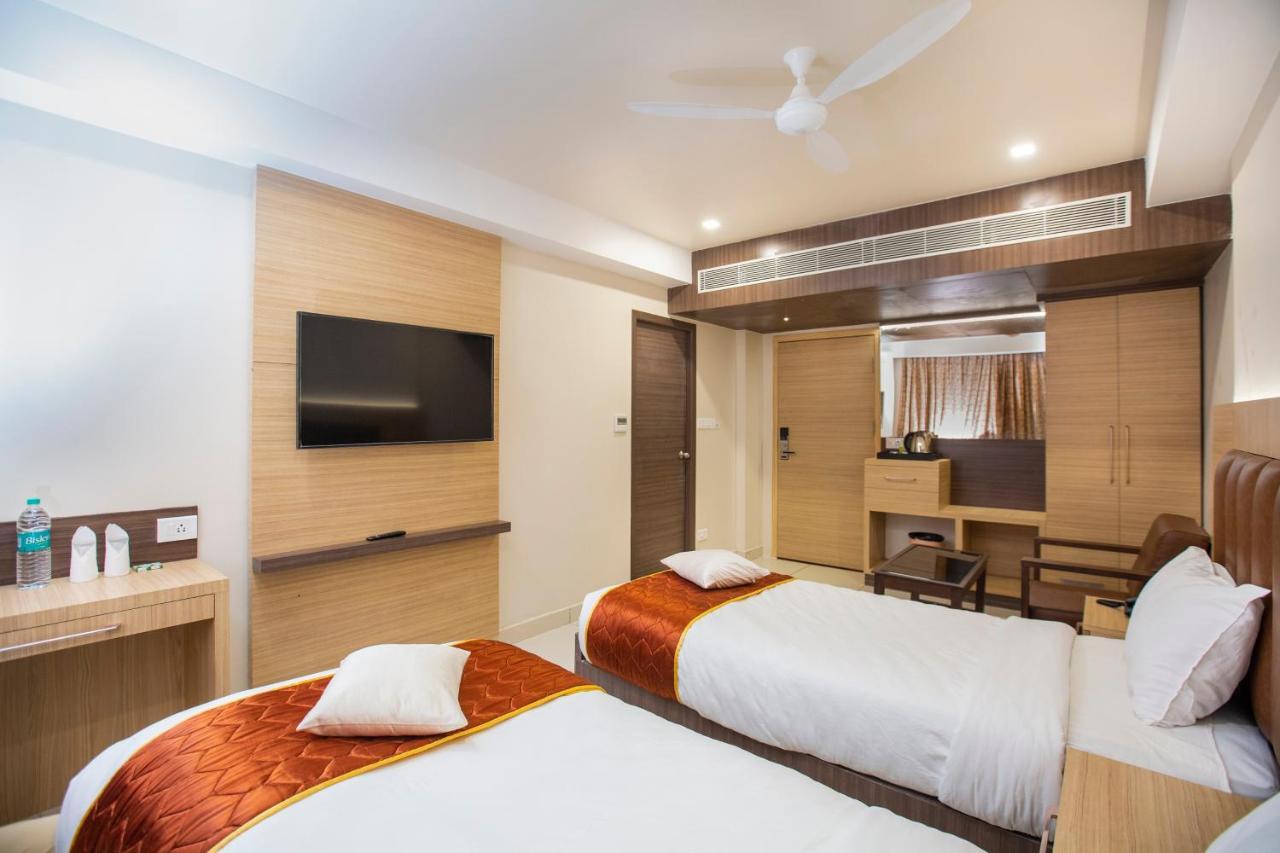 Lee-Benz Ark Hotel Kumbakonam Esterno foto