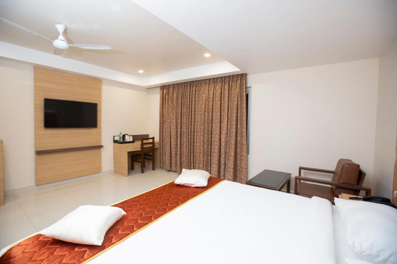 Lee-Benz Ark Hotel Kumbakonam Esterno foto