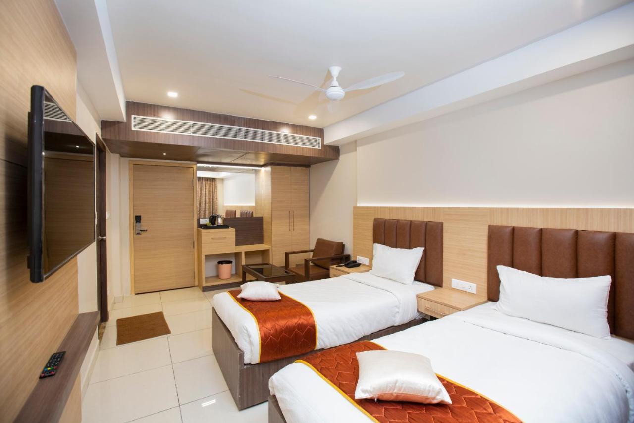 Lee-Benz Ark Hotel Kumbakonam Esterno foto