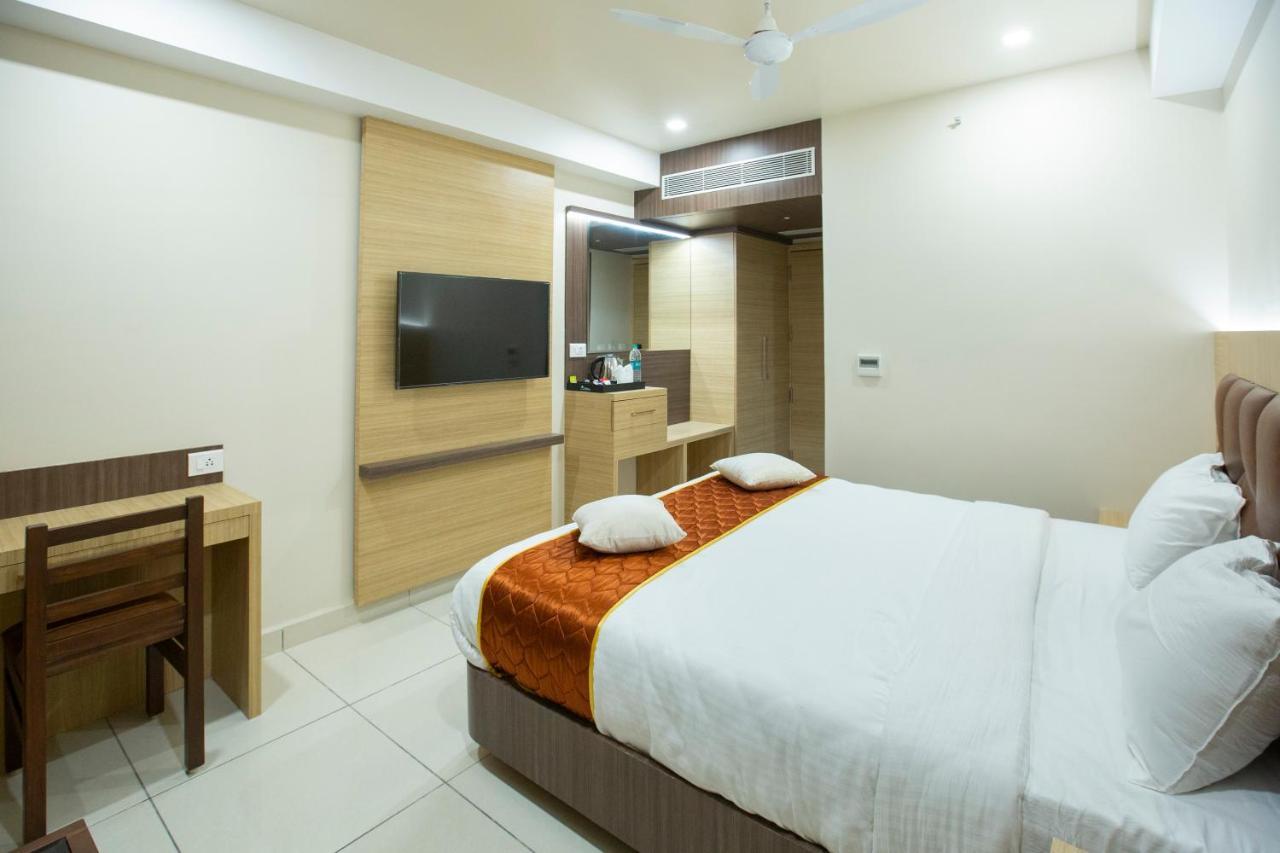 Lee-Benz Ark Hotel Kumbakonam Esterno foto