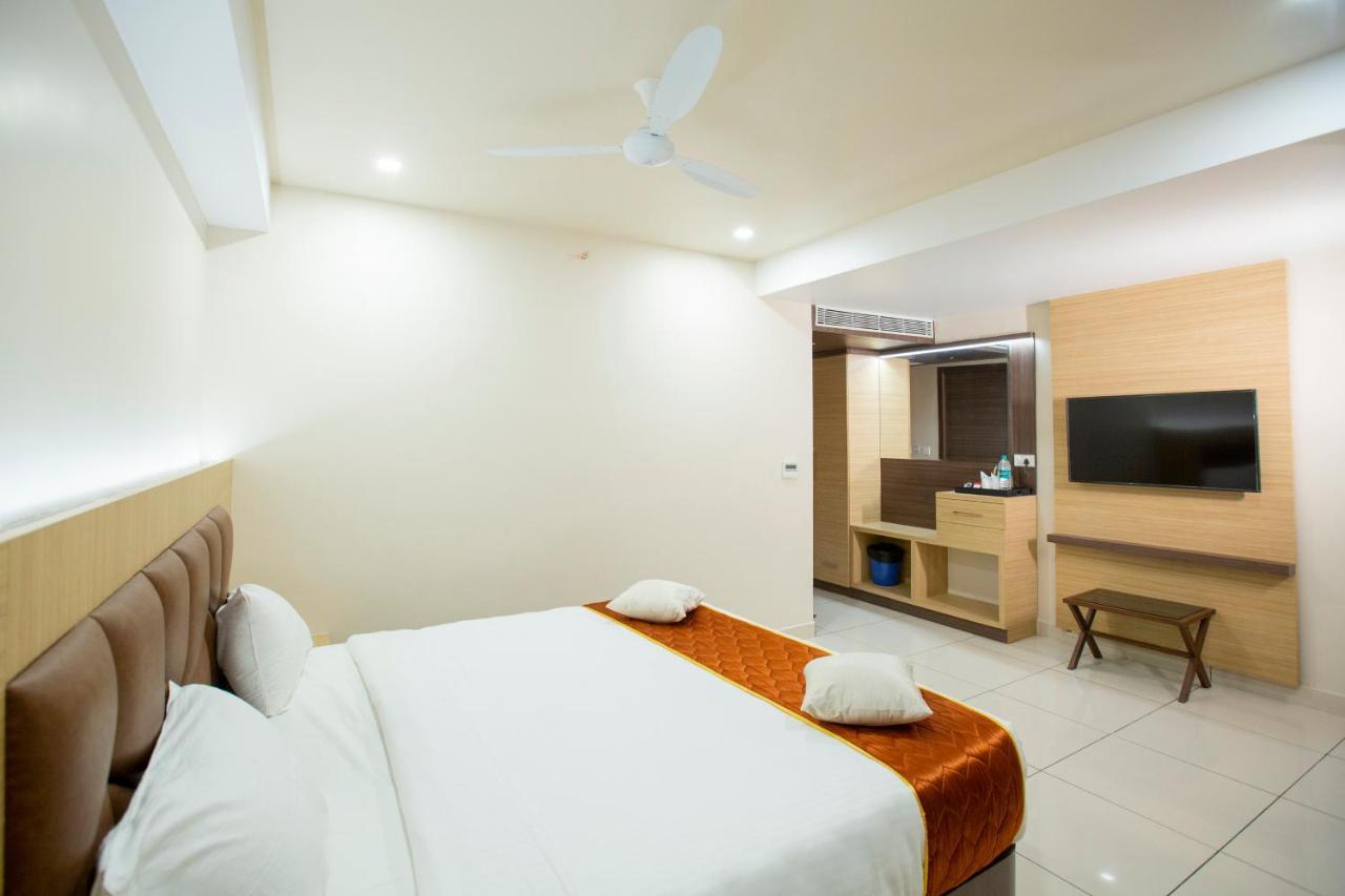 Lee-Benz Ark Hotel Kumbakonam Esterno foto