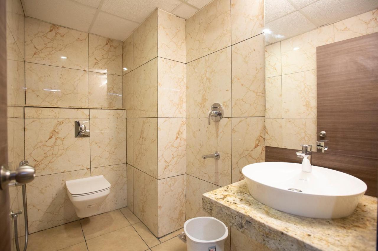 Lee-Benz Ark Hotel Kumbakonam Esterno foto
