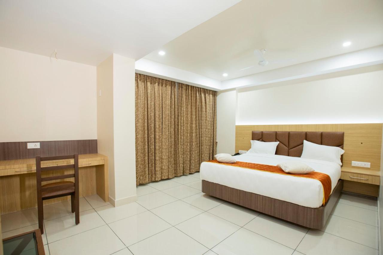Lee-Benz Ark Hotel Kumbakonam Esterno foto