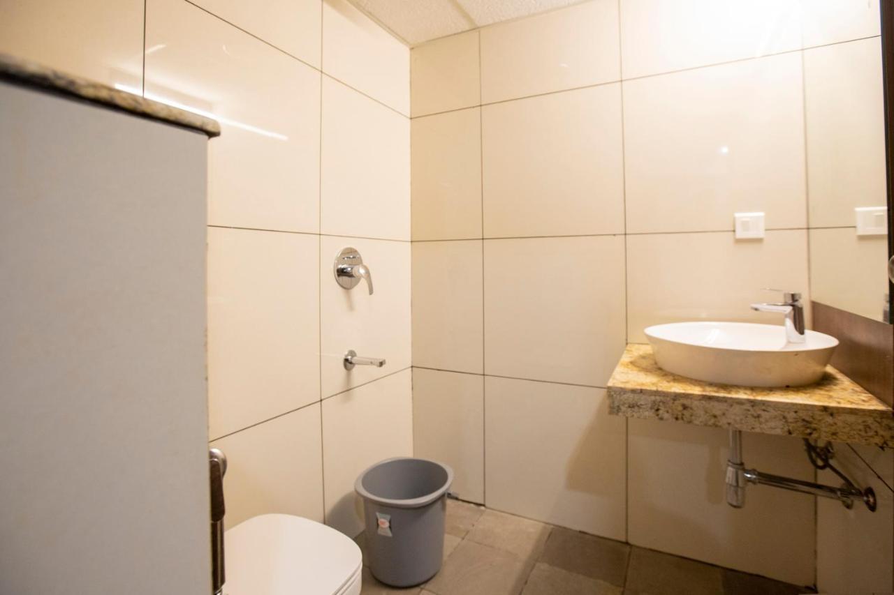Lee-Benz Ark Hotel Kumbakonam Esterno foto