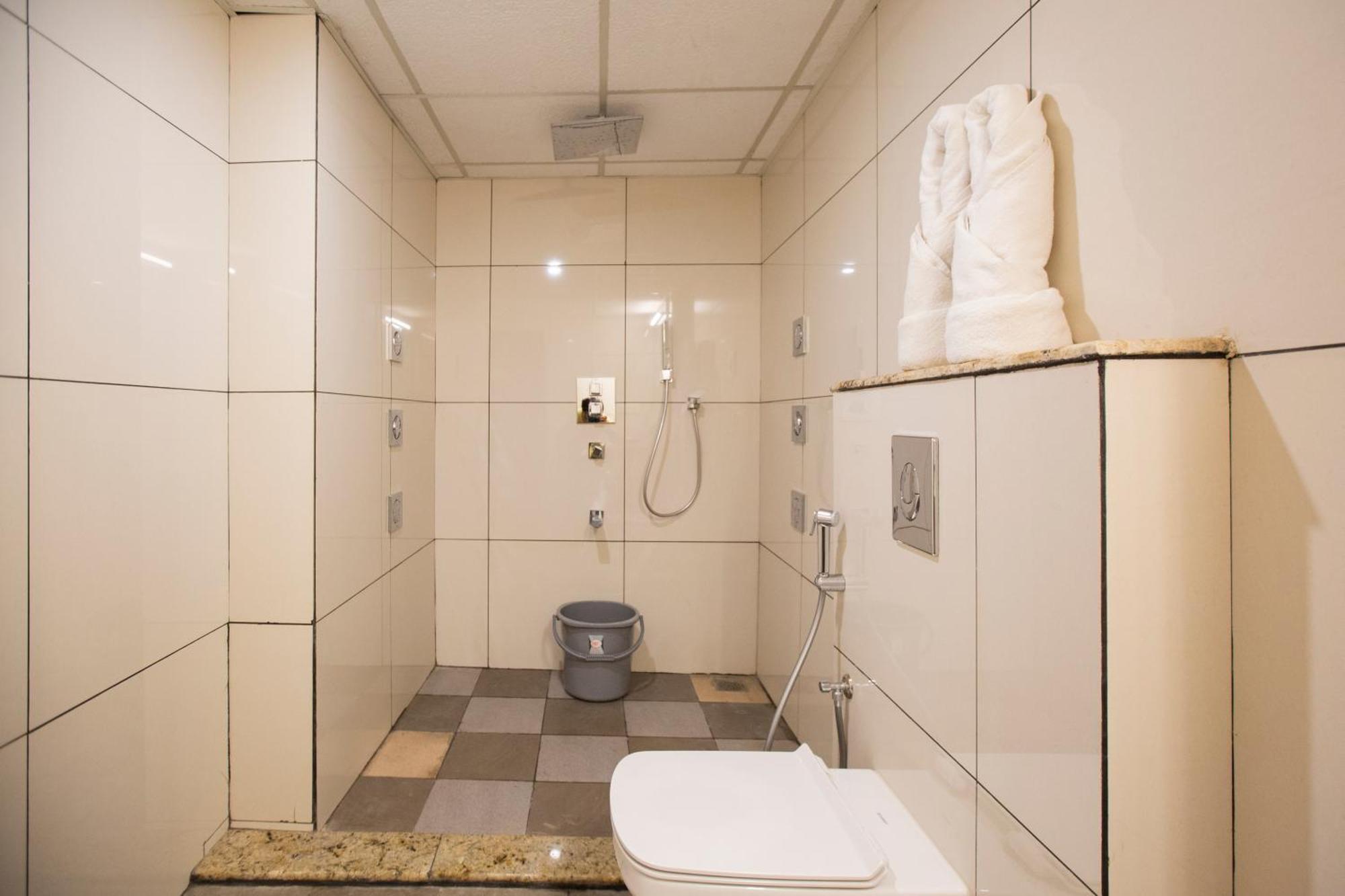 Lee-Benz Ark Hotel Kumbakonam Esterno foto